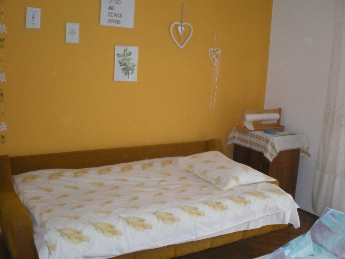 Apartment Nadia Ловран Екстериор снимка